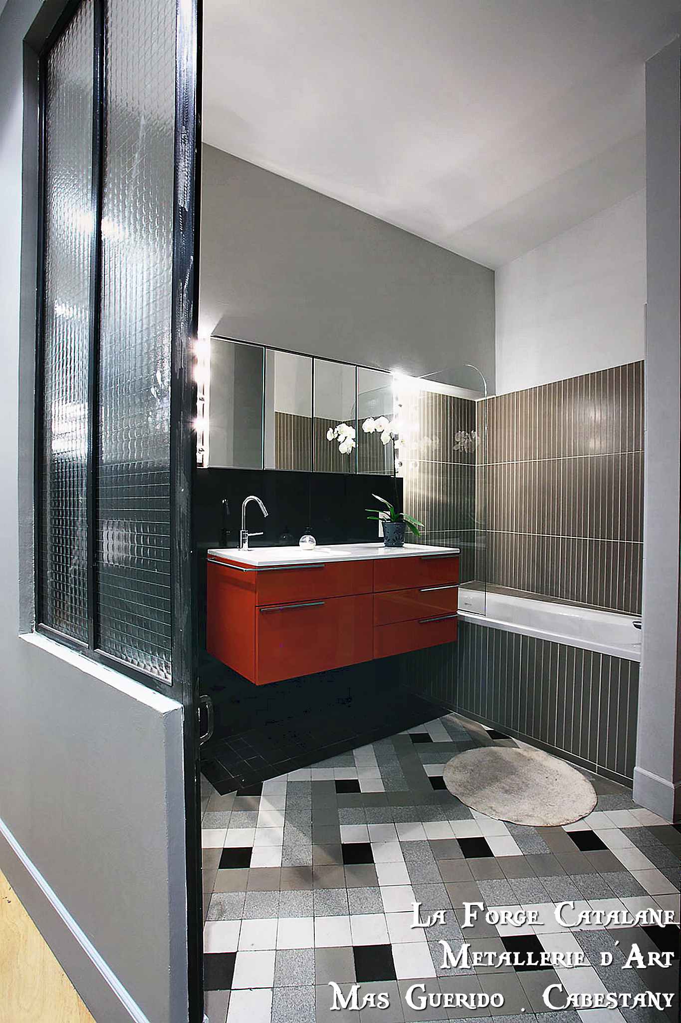 verriere type ancien atelier salle de bain Forge Catalane.jpg